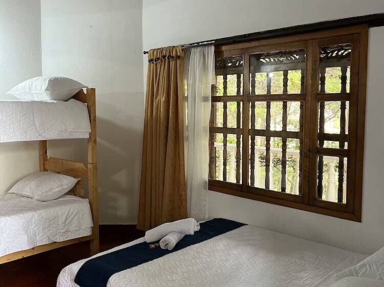 펜션 Lo Nuestro   Hospedería