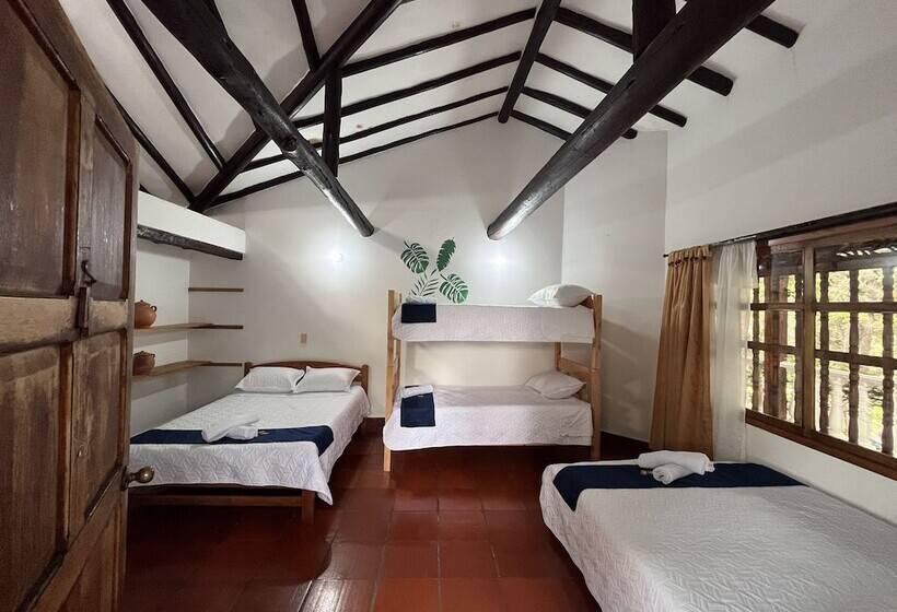 펜션 Lo Nuestro   Hospedería