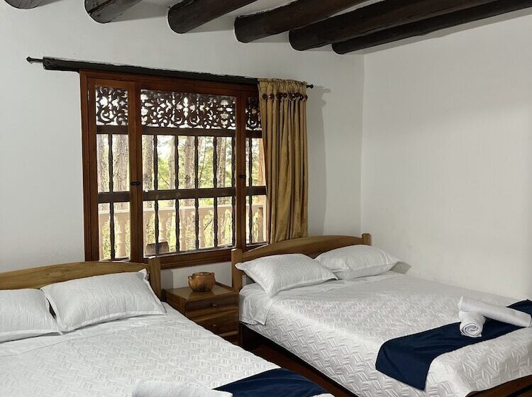 펜션 Lo Nuestro   Hospedería