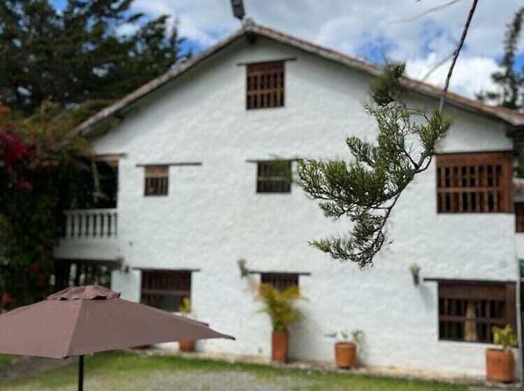 펜션 Lo Nuestro   Hospedería