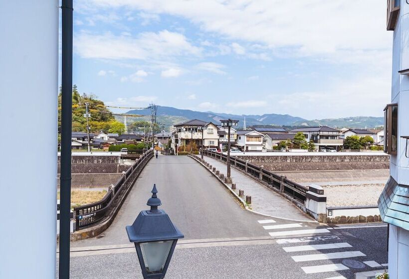 بنسيون Suikomareso