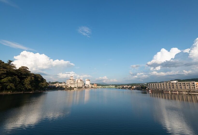 بنسيون Suikomareso