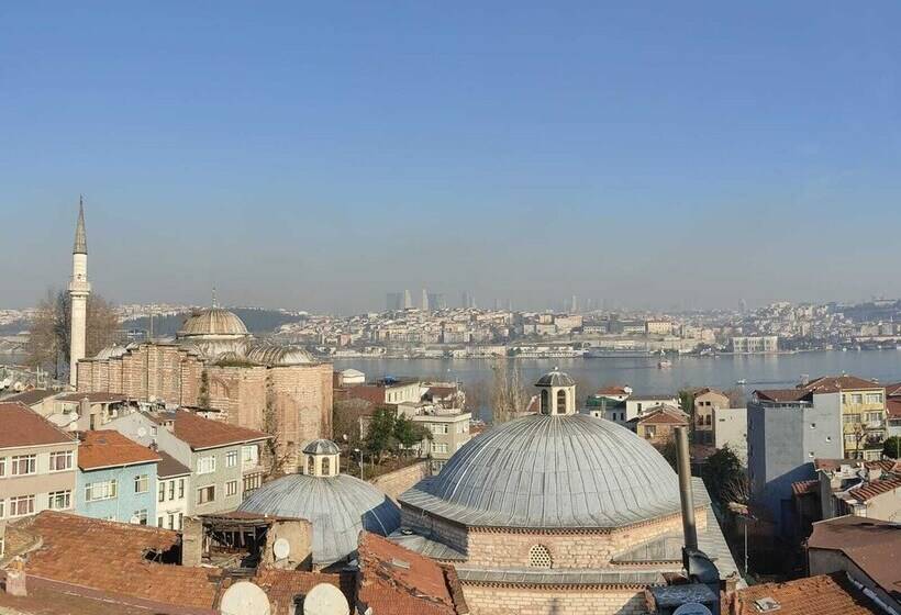 اقامتگاه Golden Halich Hostel