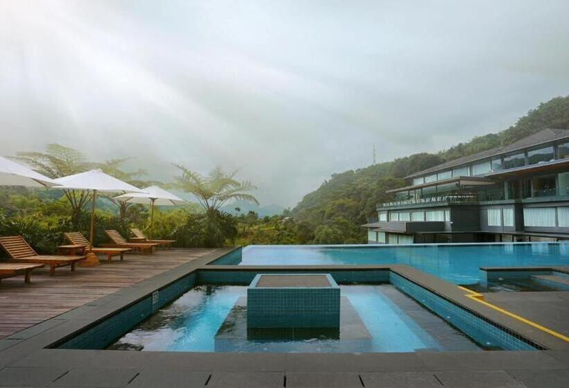 Forest Hills Hotel Ciwidey