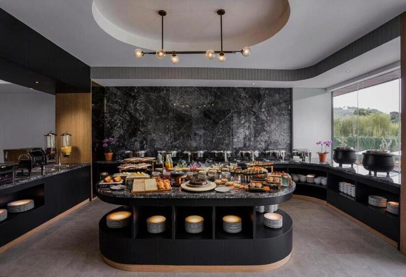 Forest Hills Hotel Ciwidey