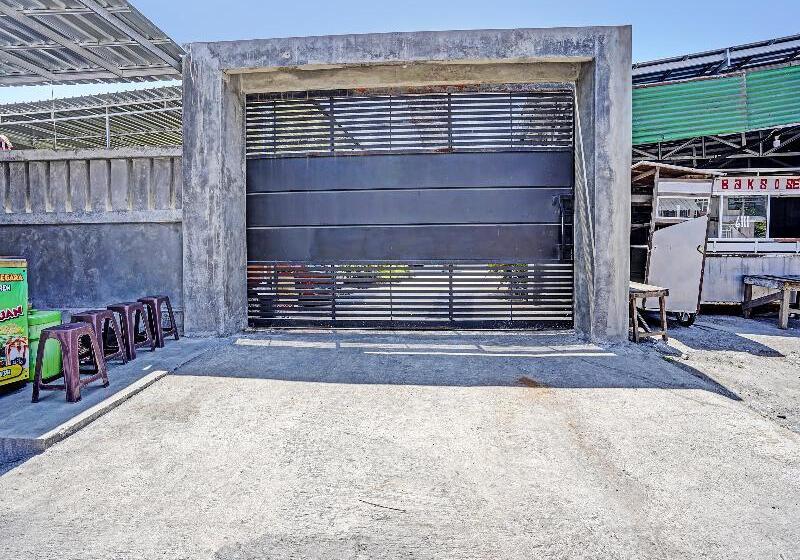 ホテル Reva Residence Syariah By Oyo