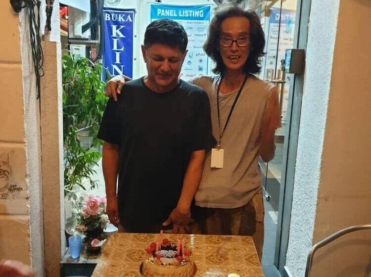 Cocoa Mews Cafe & Homestay   Hostel