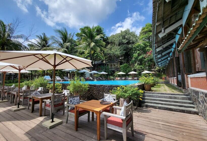 Ancarine Beach Resort