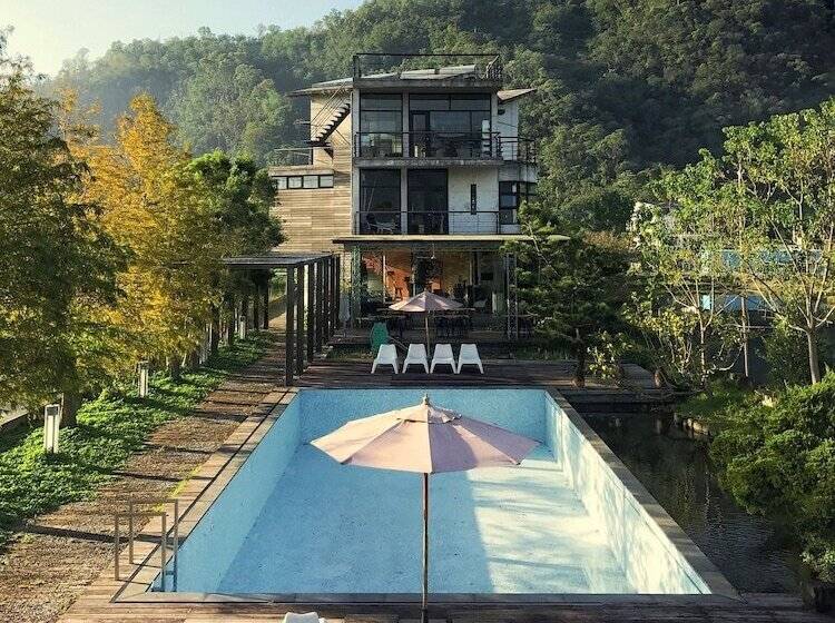 تختخواب و صبحانه 35 A Li Bnb