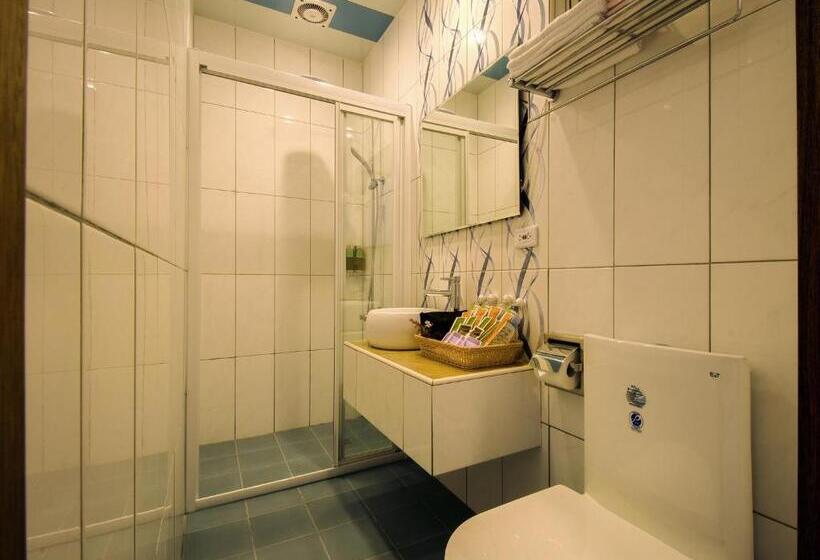 تختخواب و صبحانه Easy Home Stay