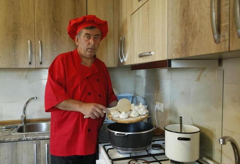 تختخواب و صبحانه Mount Villa Kvariati