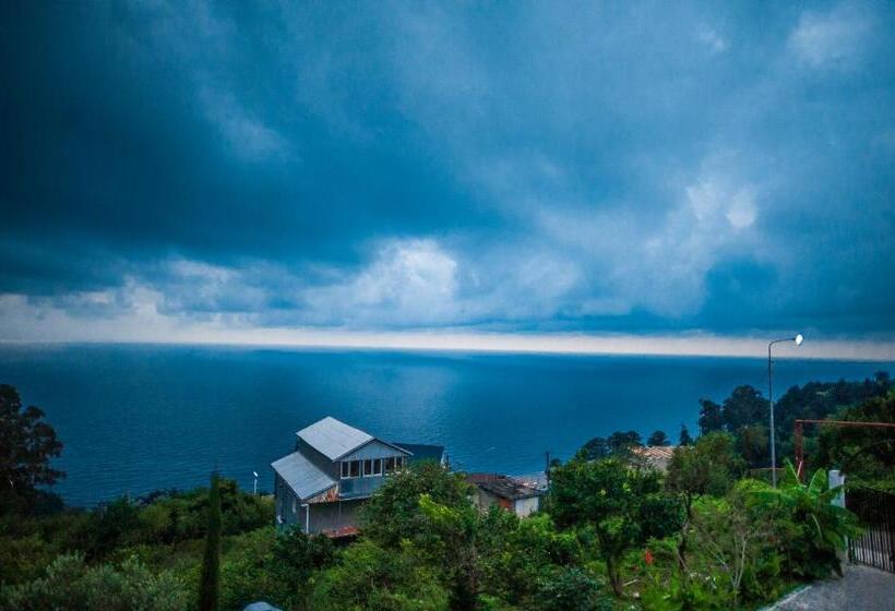 تختخواب و صبحانه Mount Villa Kvariati