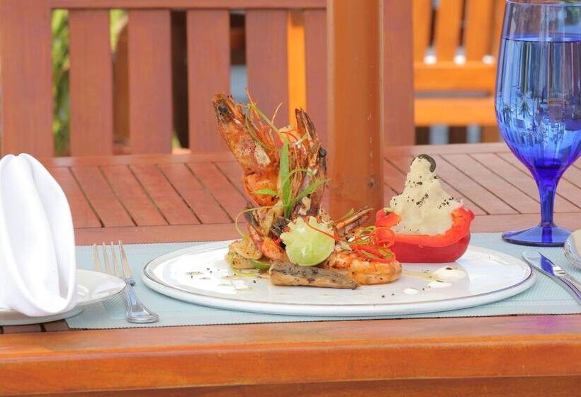 Отель Airport Beach