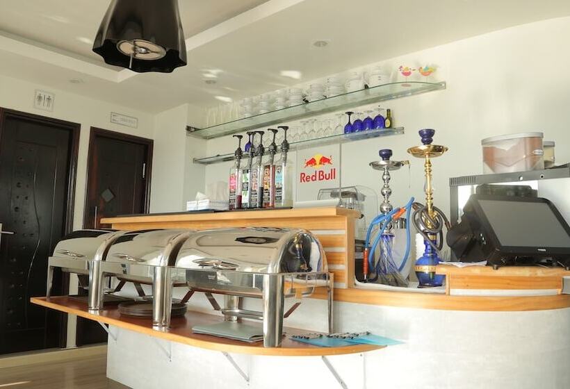 Отель Airport Beach