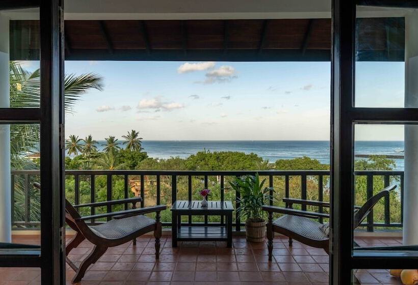 ホテル Ananthaya Beach