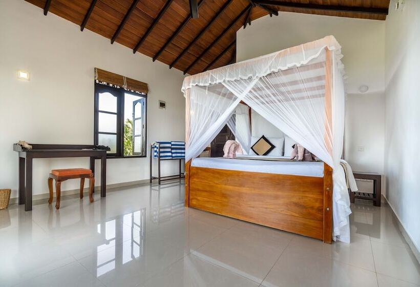 ホテル Ananthaya Beach