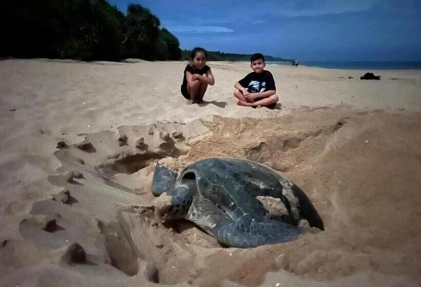 ホテル Ananthaya Beach