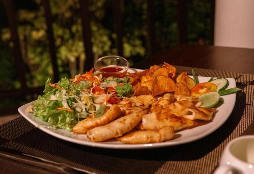 ホテル Ananthaya Beach