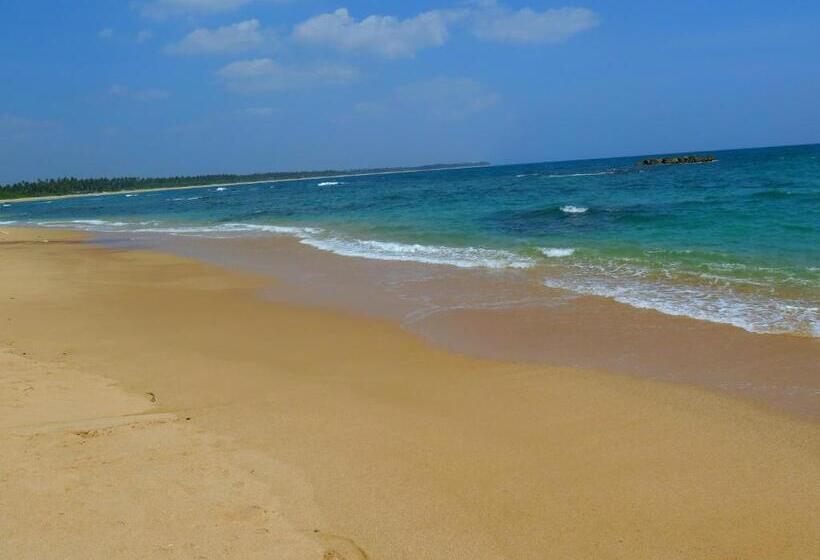 ホテル Ananthaya Beach