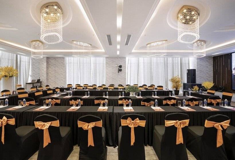 Cicilia Hotels & Spa Danang Powered By Aston