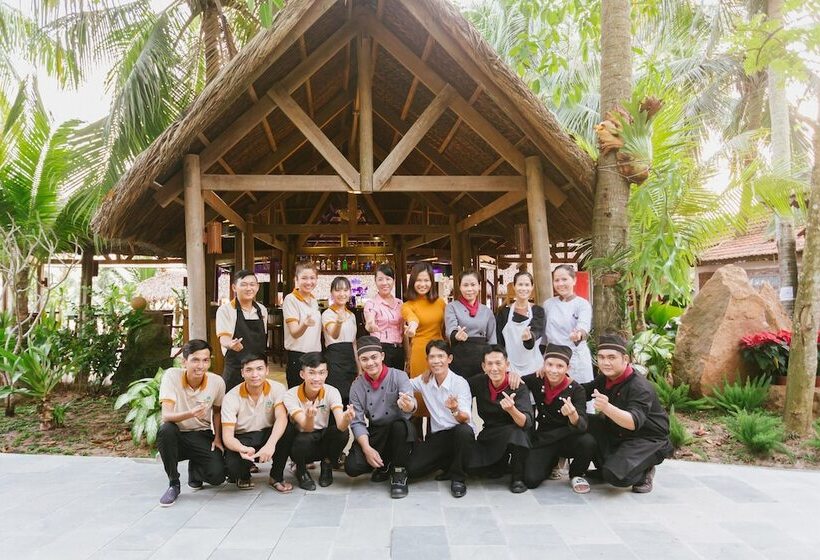 هتل Coco Palm Beach Resort & Spa