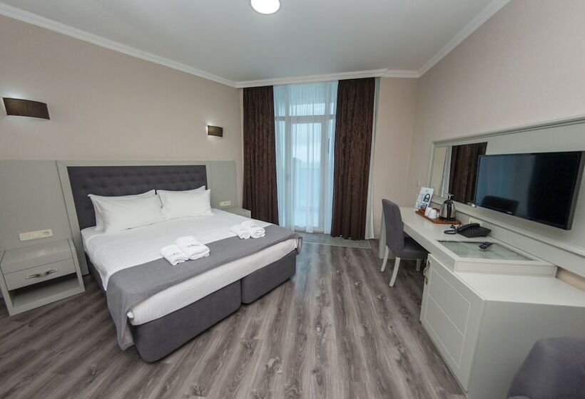 هتل Era Palace Gonio