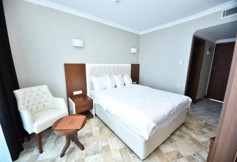 هتل Era Palace Gonio