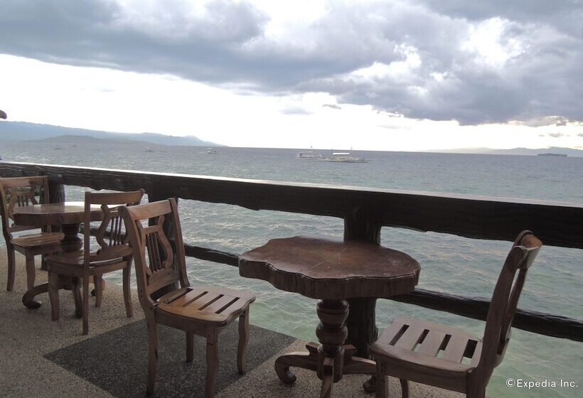 هتل Eve S Kiosk Dive Resort