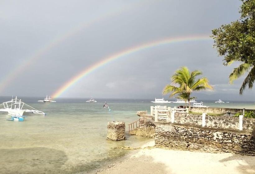 هتل Eve S Kiosk Dive Resort