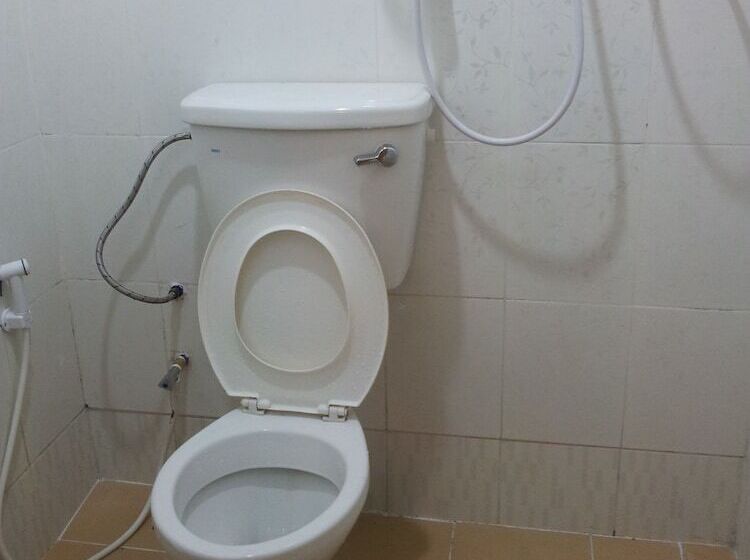 בית מלון כפרי Ferringhi Heritage Budget