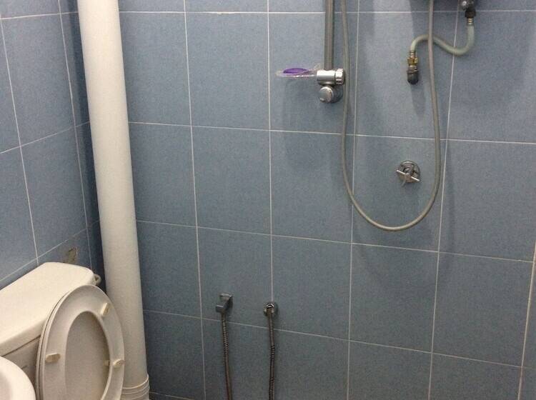 בית מלון כפרי Ferringhi Heritage Budget