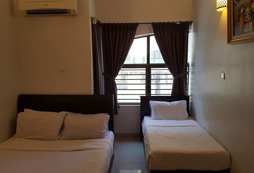 בית מלון כפרי Ferringhi Heritage Budget