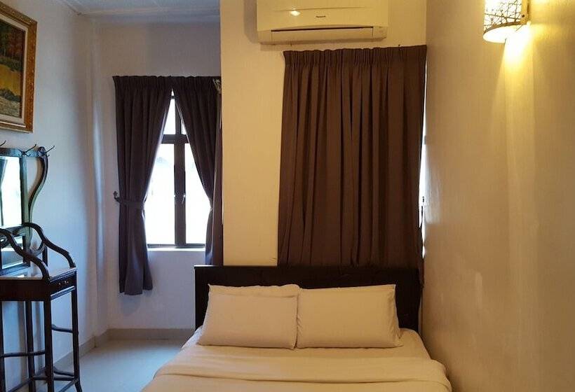 בית מלון כפרי Ferringhi Heritage Budget