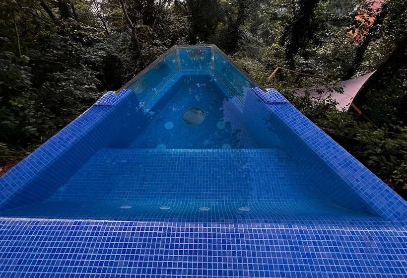 هتل Glamping Martini Kvariati