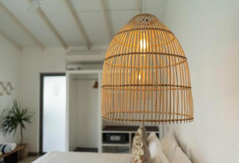 Отель Global Surf Lodge Kabalana