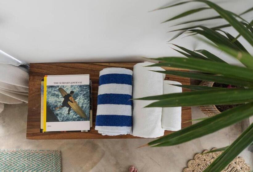 Отель Global Surf Lodge Kabalana