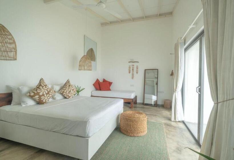 Отель Global Surf Lodge Kabalana