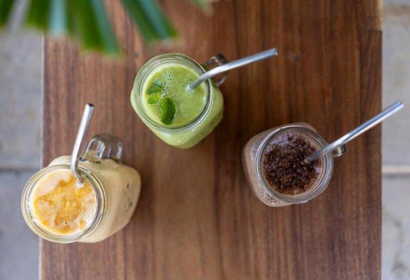 Отель Global Surf Lodge Kabalana