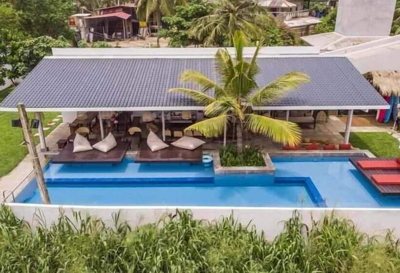 Отель Global Surf Lodge Kabalana