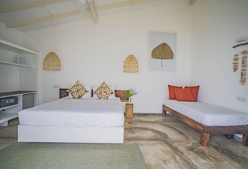 Отель Global Surf Lodge Kabalana