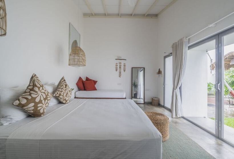 Отель Global Surf Lodge Kabalana