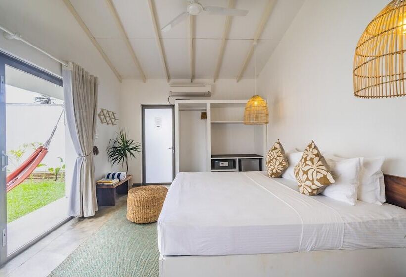 Отель Global Surf Lodge Kabalana