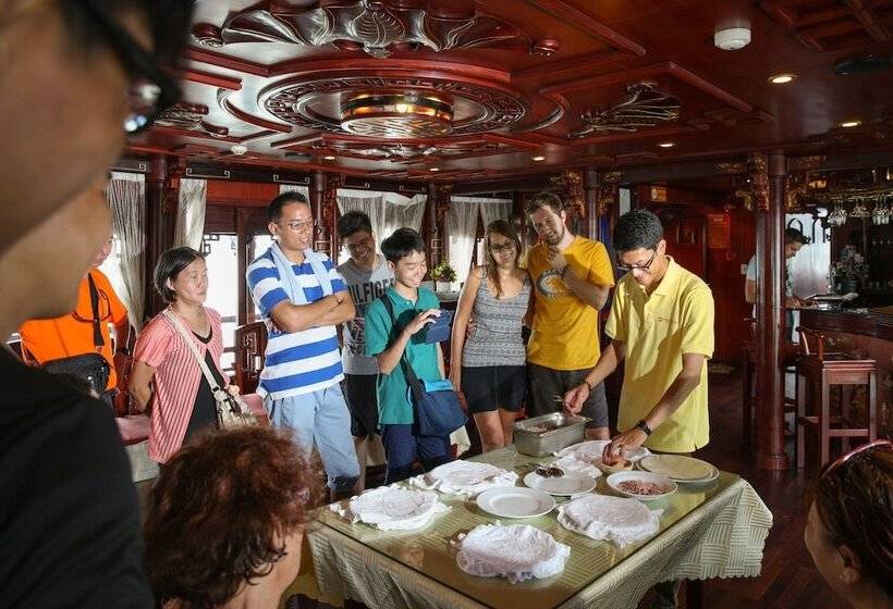 هتل Halong Royal Palace Cruise