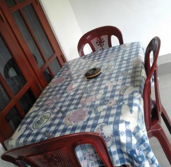 호텔 Himasha Guest