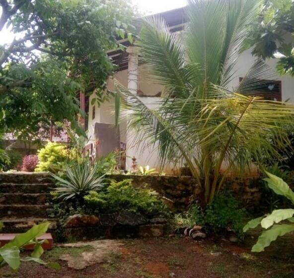 호텔 Himasha Guest