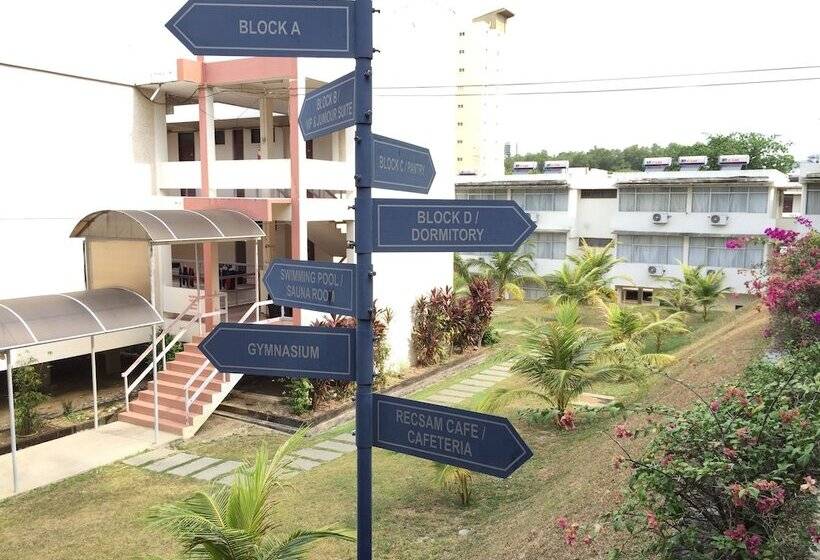 בית מלון כפרי International House