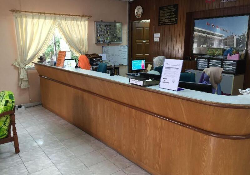 בית מלון כפרי International House