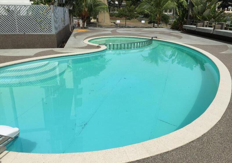 בית מלון כפרי International House