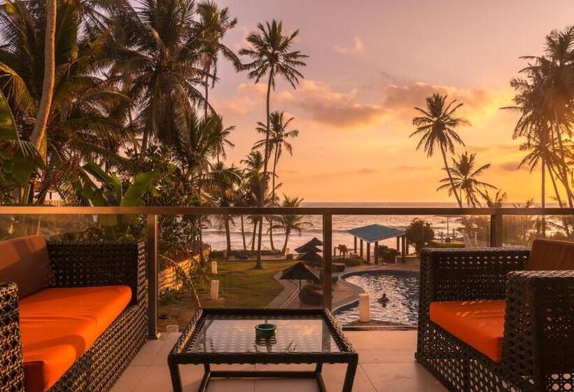 בית מלון כפרי J Ambalangoda