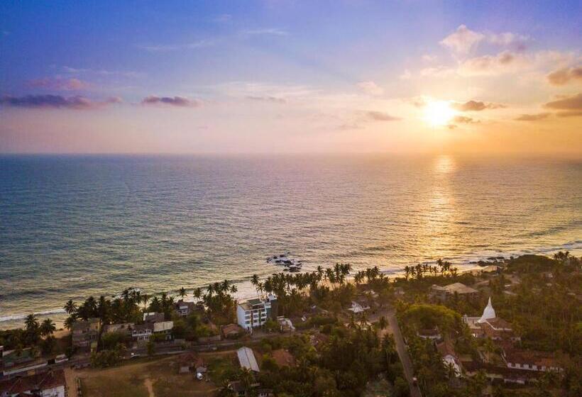 בית מלון כפרי J Ambalangoda